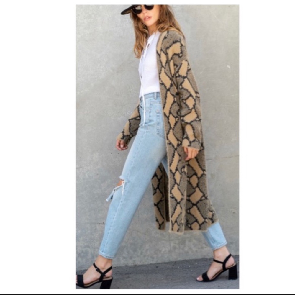 ABSOLUTELY FABULOUS LONG SWEATER SNAKESKIN JACKET - Picture 7 of 8